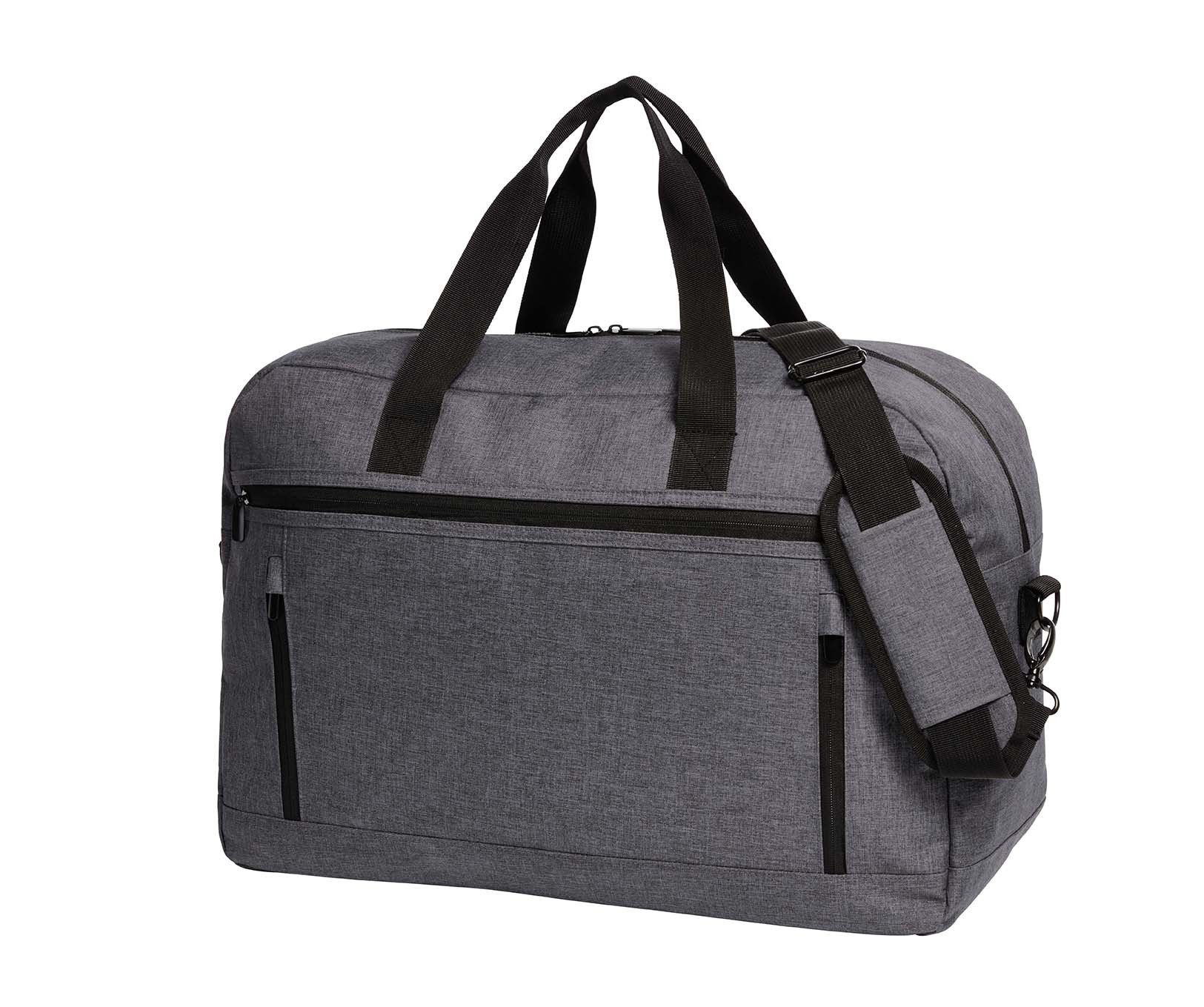 auf der Vortasche zwischen den Reißverschlüssen (15,5 x 15,5 cm)