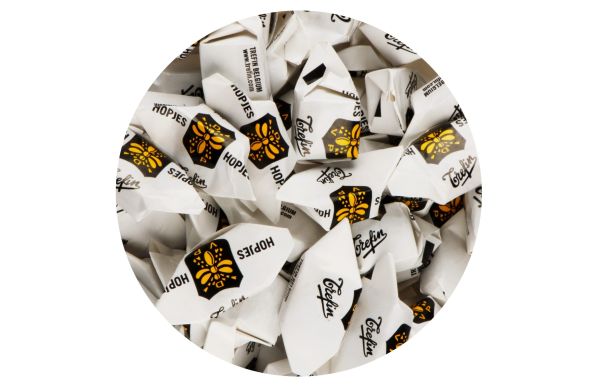 Kleines Glas 0,4 Liter gefüllt mit Süßigkeiten