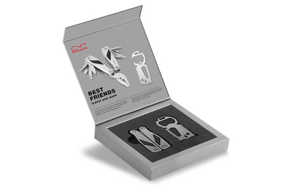 BEST FRIENDS travel and work