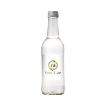 Glasflasche mit Quellwasser