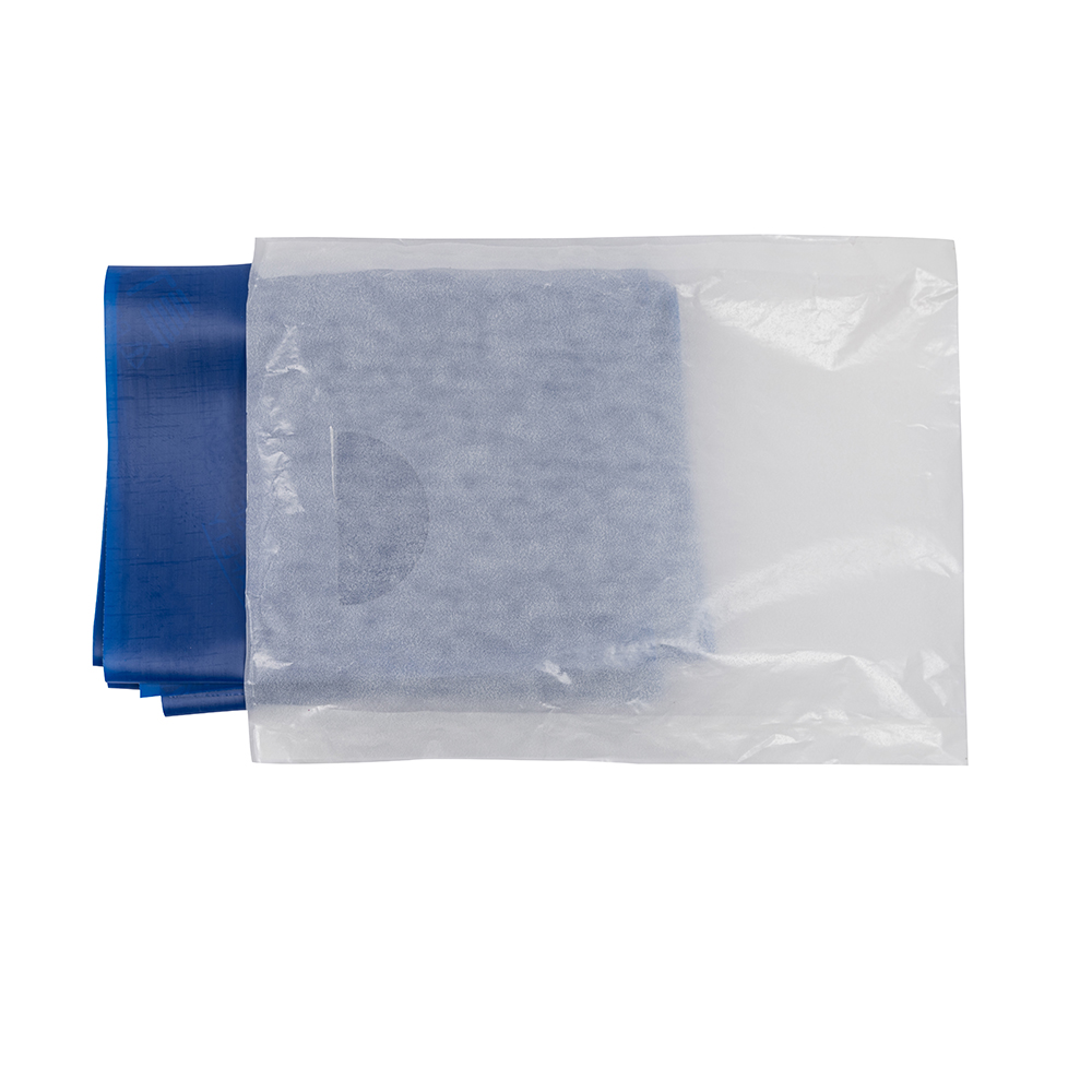 auf dem Theraband, mittig (20 x 8 cm)